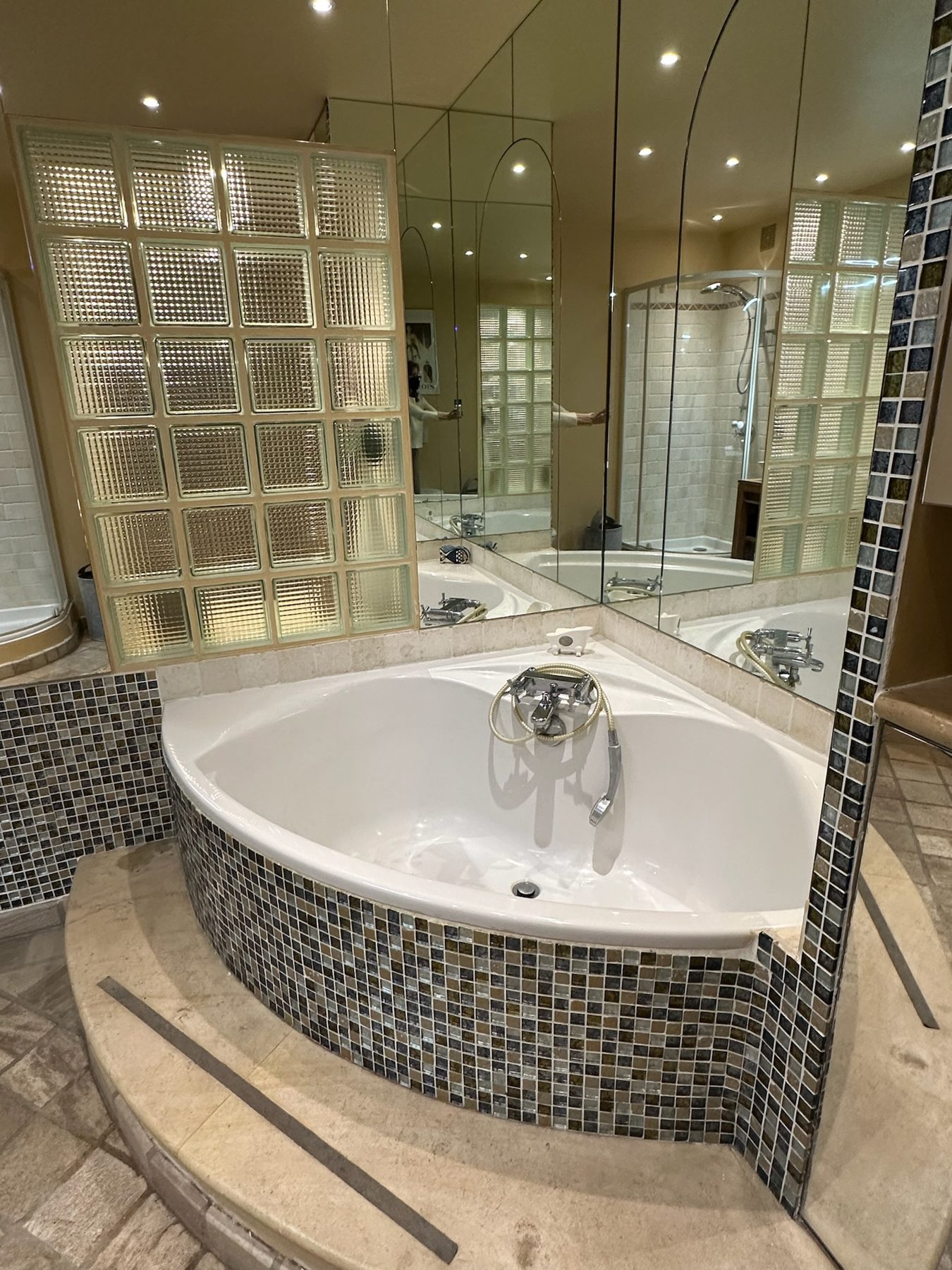 Oversized soaking tub